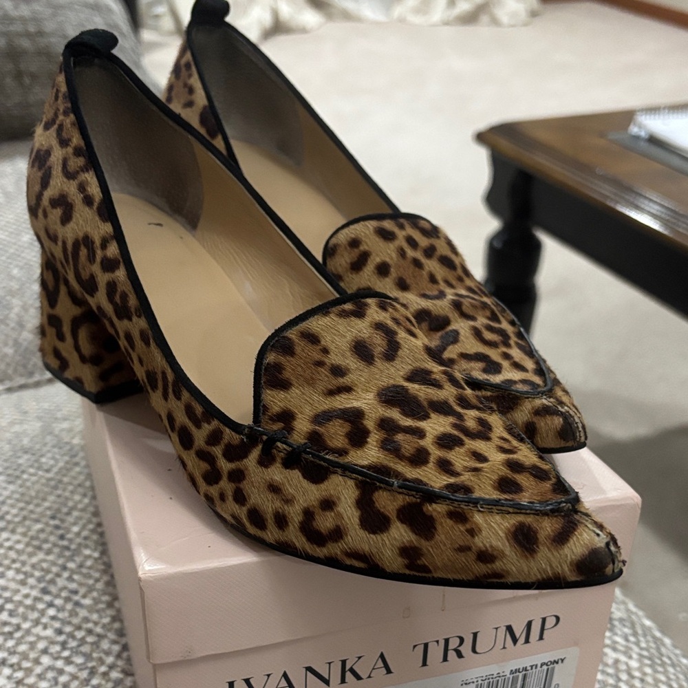 Ivanka Trump Animal Print block heel - Picture 2 of 9